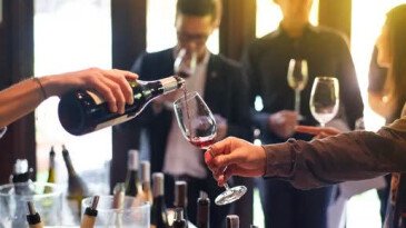 Как правильно дегустировать вино: советы сомелье Как правильно дегустировать вино: советы сомелье